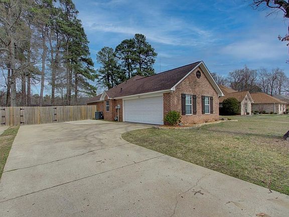 3rd image of 122 Corley Cir