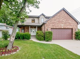 19 N Highland Ave, Lombard, IL 60148