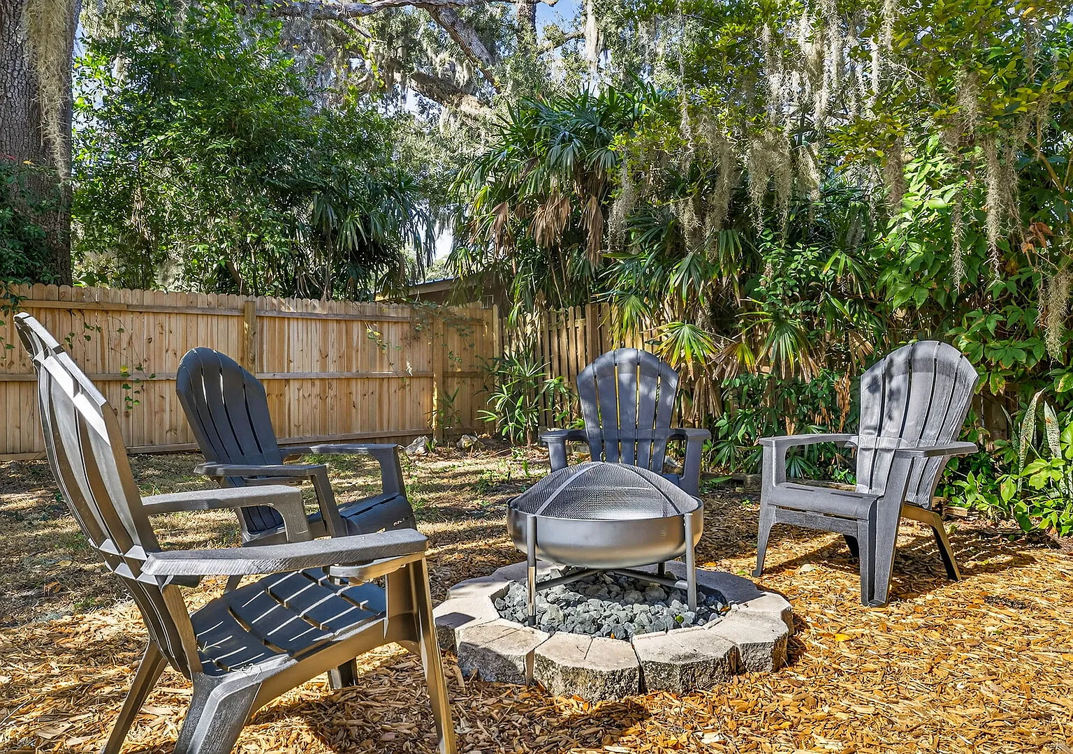 The Terrace Hideaway 3BR WFH, Sleeps 6 — Photo 3