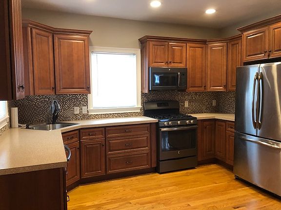 4th image of 23 Bedford St #1