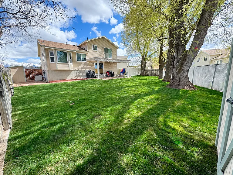 4393 S 2875 W — Photo 46