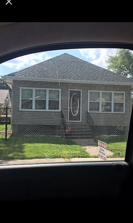 1st image of 909 S 9th St