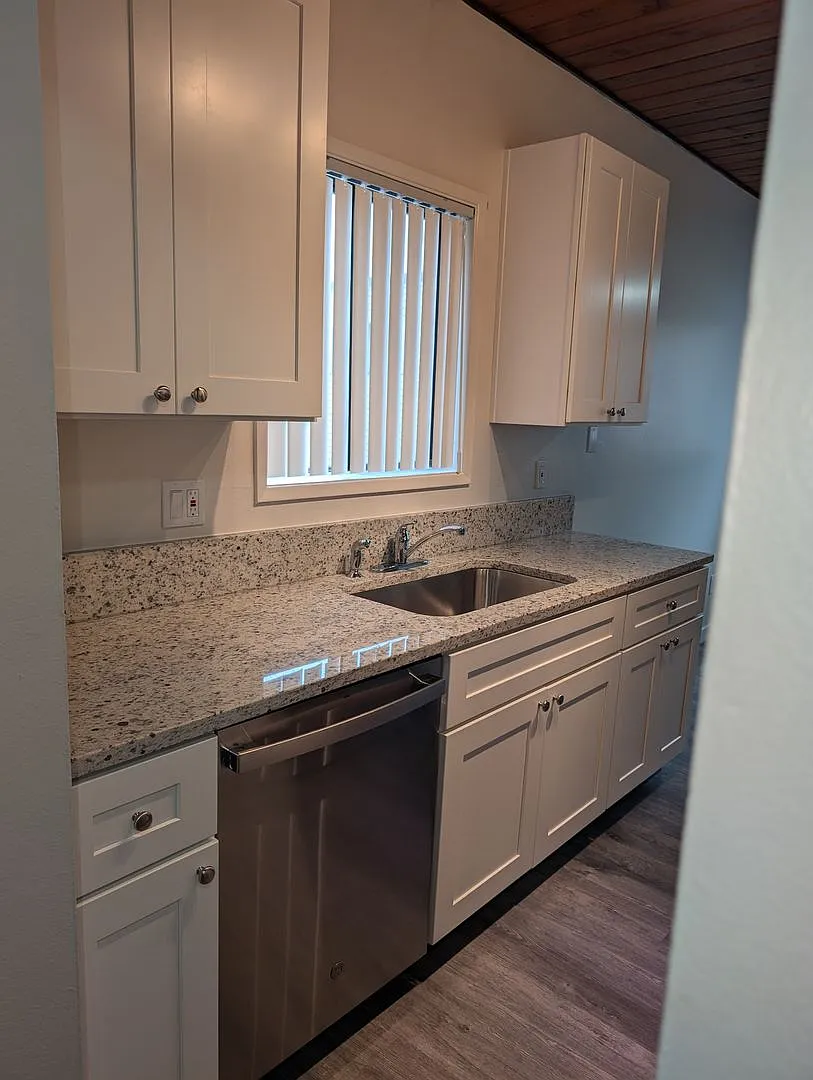 #377 Kane Garden Court Apartments — Photo 4