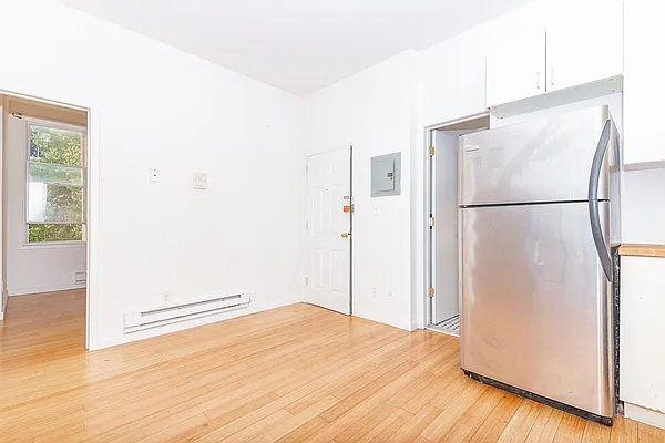 Rented by MySpaceNYC | media 24