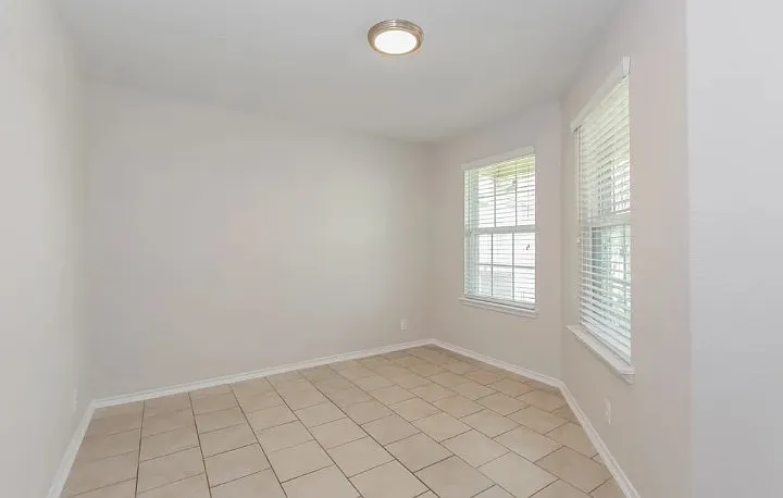 4652 Palmetto Pl — Photo 2