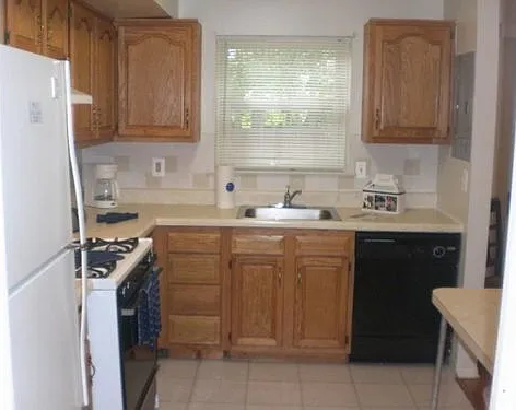 Stratford Apartments — Photo 14