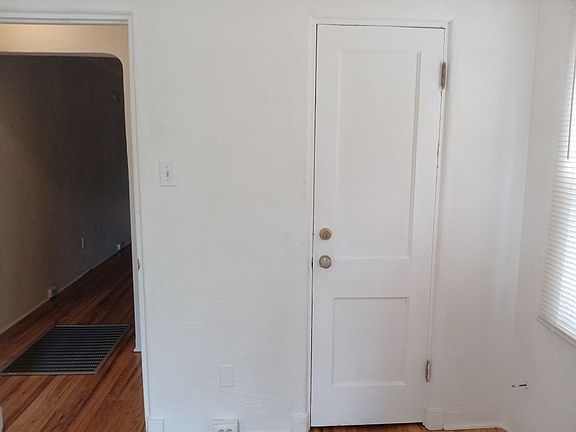 4th image of 230 Espanola St NE