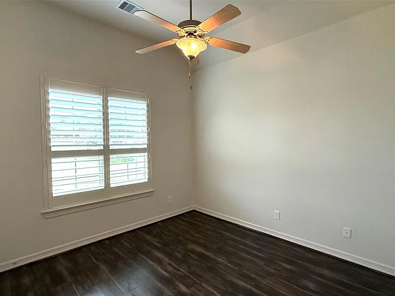 4802 Fairford — Photo 38
