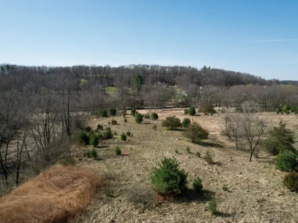 306 Oak St, Rock Springs, WI 53961