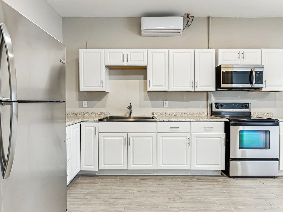 1st image of 103 E Ash Ave #7