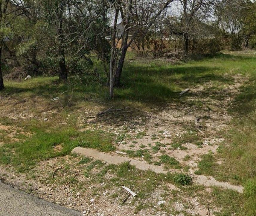 1st image of 2718 Cedarhill St