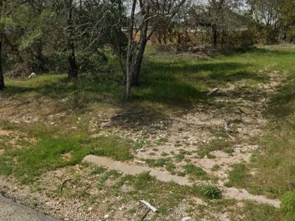 2718 Cedarhill St, Granbury, TX 76048