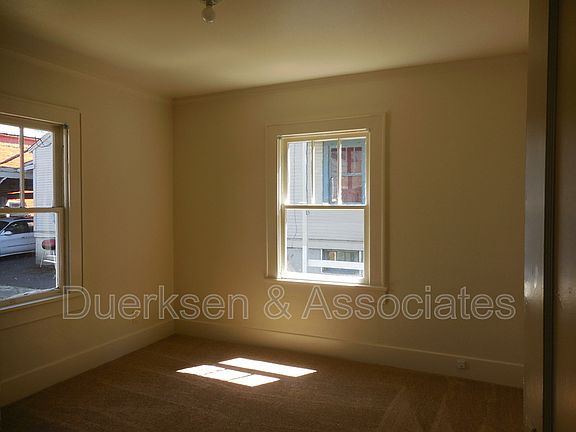 5th image of 321 NW 12th St Unit A