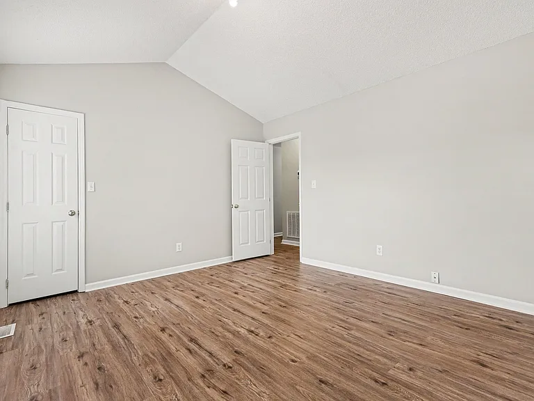 200 Waterford Dr — Photo 19