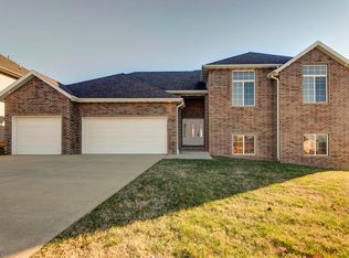 3738 N McCurry Ave, Springfield, MO 65803