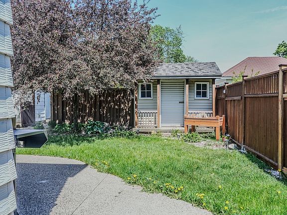 4th image of 606 4th Ave SW