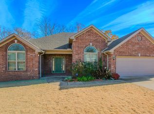 2120 Airborn Dr, Jacksonville, AR 72076