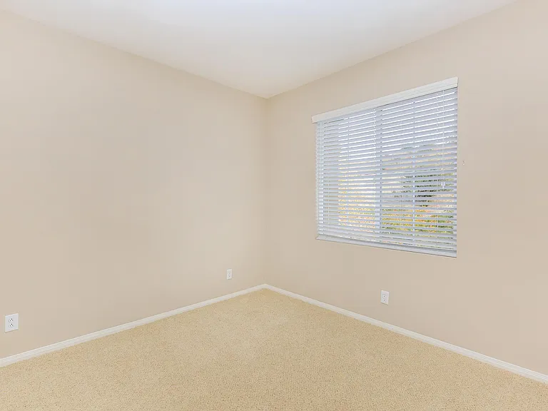 Laurel Terrace Apartment Homes — Photo 37