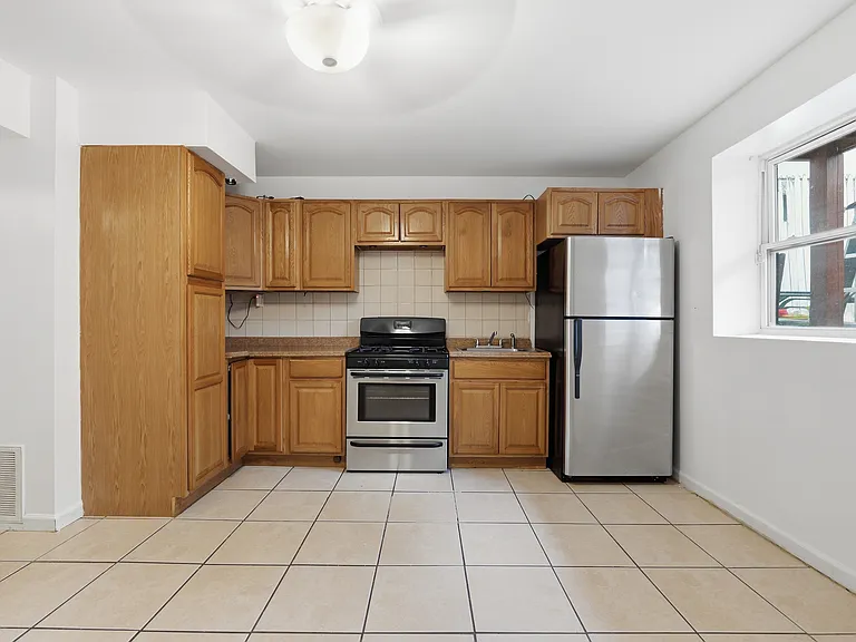 126-128 N 9th St #1 — Photo 6