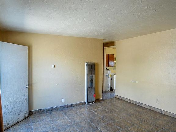 5th image of 1137 N Clark Dr