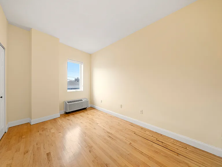 399 11th St #206 — Photo 19