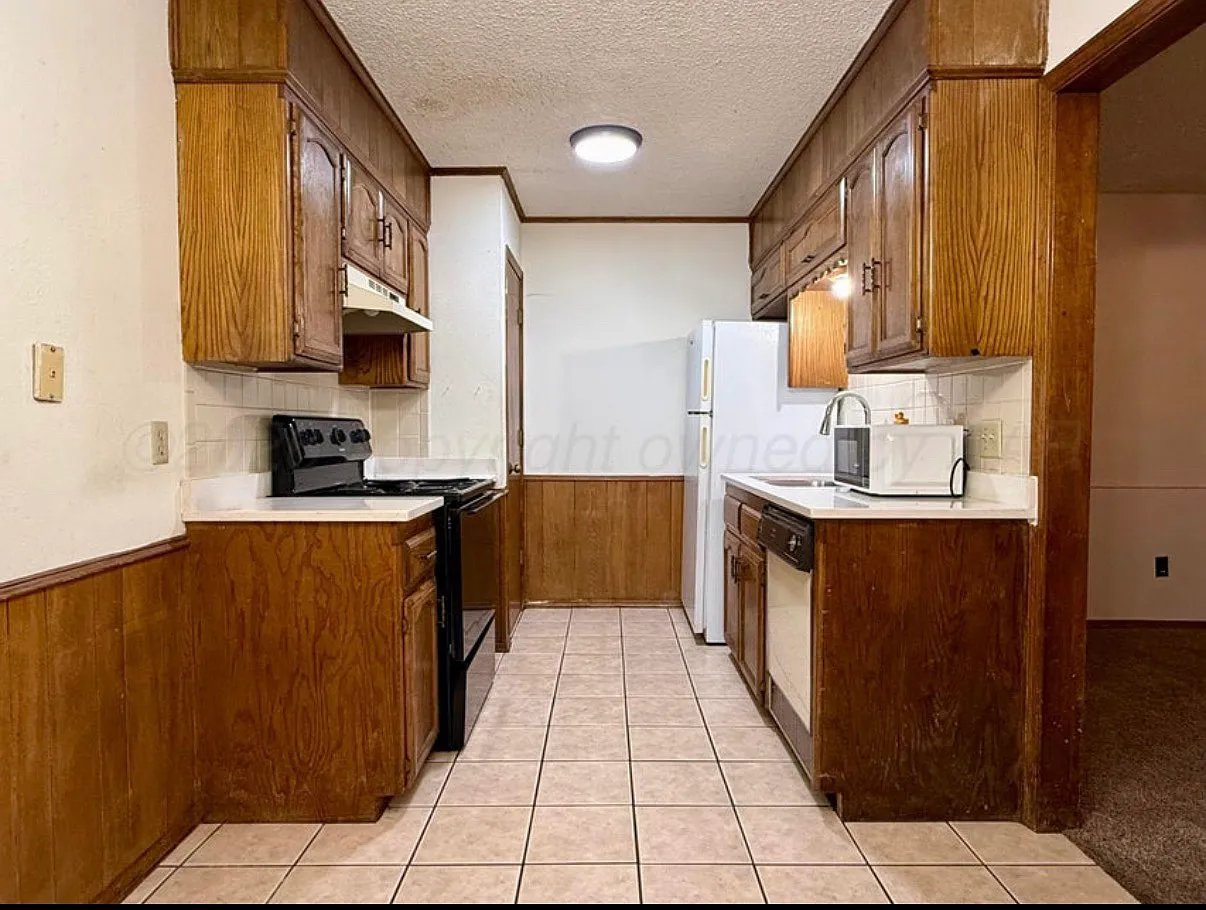 2 bed, 954 sqft, $1,025 — Photo 3