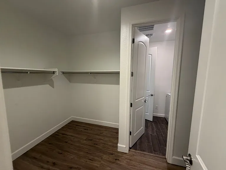 38005 W Montserrat St — Photo 10