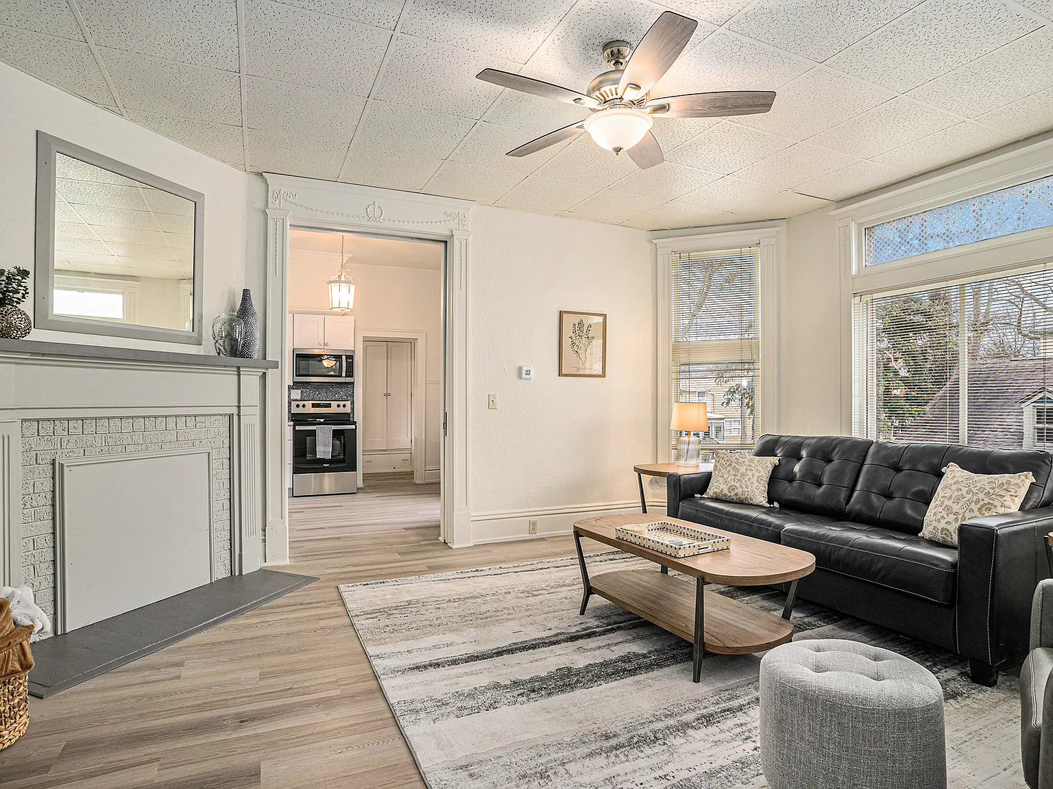 1 bed, 843 sqft, $1,800 — Photo 2