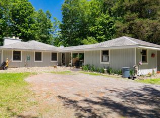 86 Parksville Rd, Pleasant Valley, NY 12569