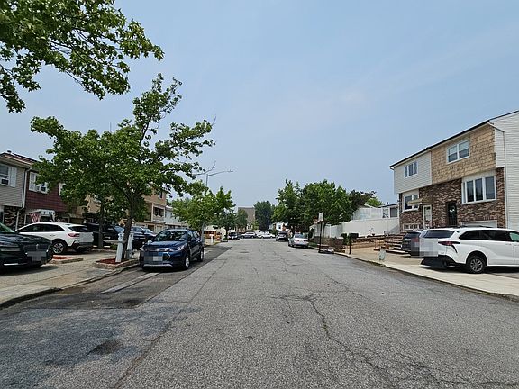4th image of 34 Sandalwood Dr