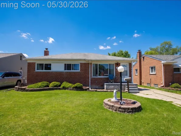 529 Cardwell St, Garden City, MI 48135