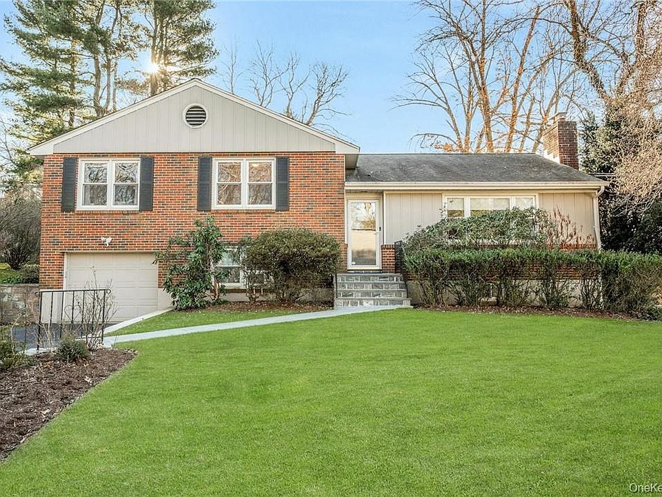 1st image of 6 Crest Dr