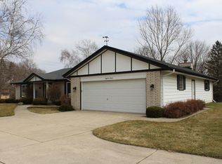 5520 S Kurtz Rd, Hales Corners, WI 53130