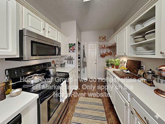 3rd image of 501 Blueberry Hill Ln