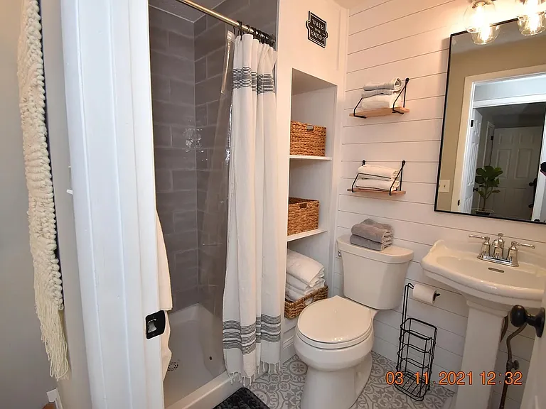 722 S Poplar St — Photo 13