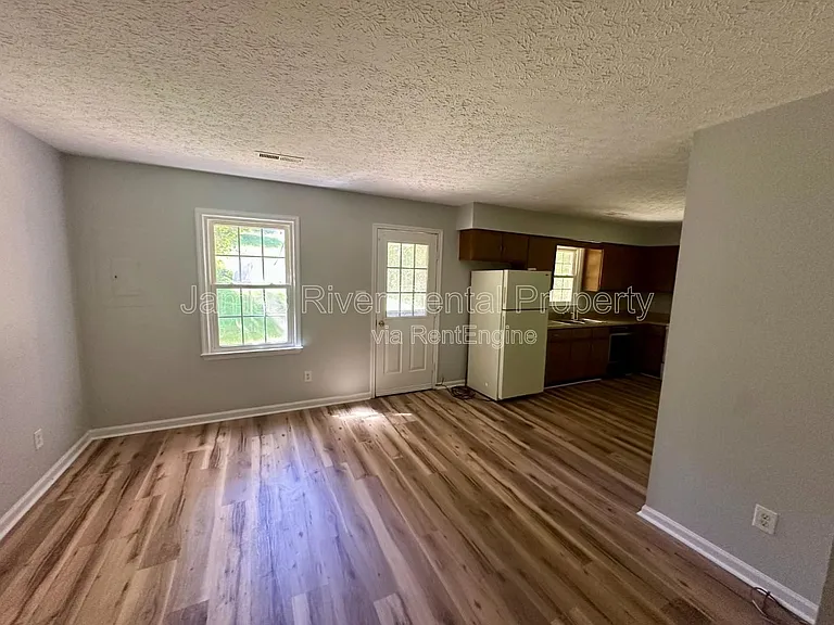 105 Daniel St #B — Photo 3