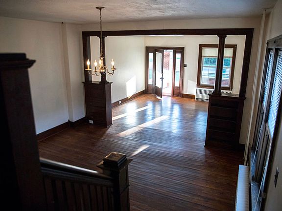 5th image of 260 Bridge Ave #262