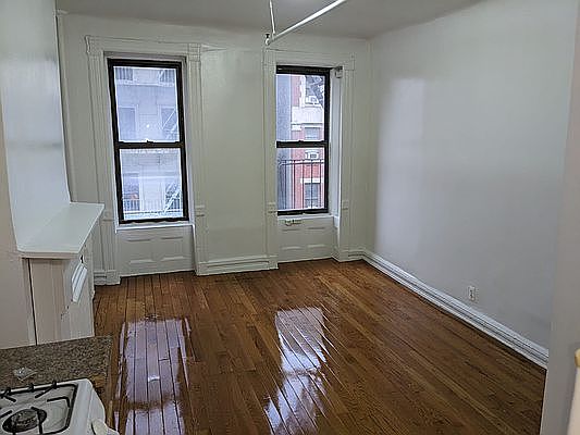 1st image of 315 W 121st St APT 10