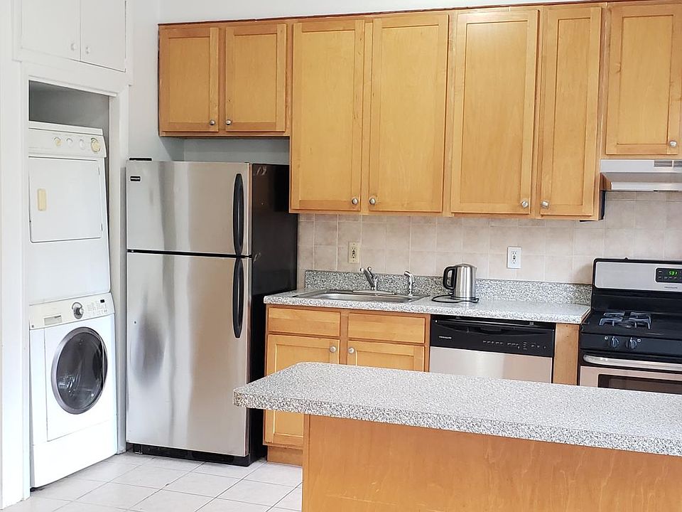 1st image of 247 E 86th St #3