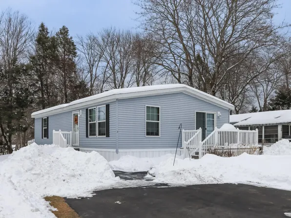 18 Oak Hill Drive, Hampstead, NH 03841