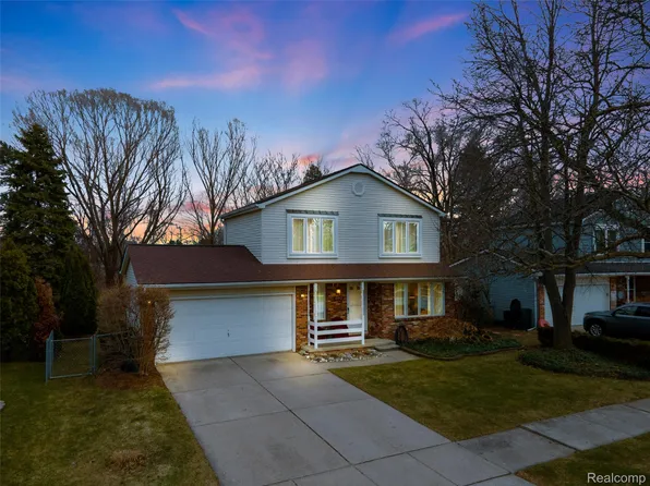 10912 Chestnut Dr, Plymouth, MI 48170