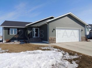 2498 42nd Ave S, Grand Forks, ND 58201