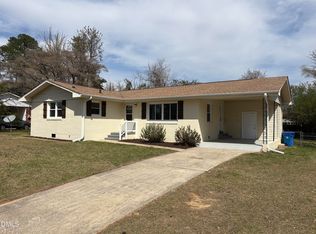 1433 Keswick Dr, Fayetteville, NC 28304