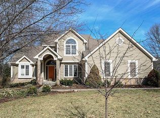 2415 Sunny Ridge Dr, Pinckney, MI 48169