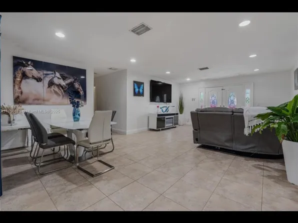 10351 SW 49th St, Miami, FL 33165