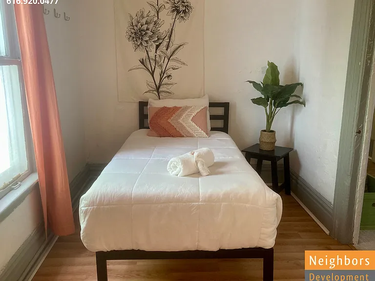 19 Palmer St NE #1 — Photo 16