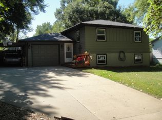 5117 SW 33rd St, Topeka, KS 66614