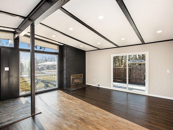 3rd image of 29937 Rock Creek Dr