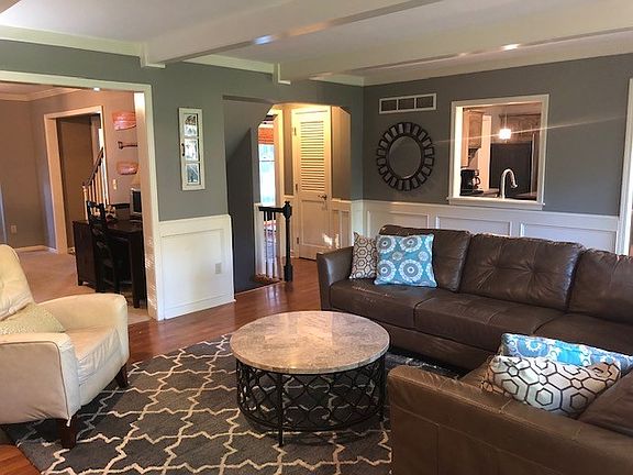 4th image of 3905 NE Woodridge Dr