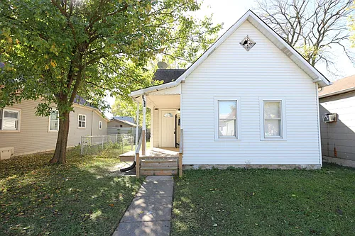 1911 Wilcox St Photo 1